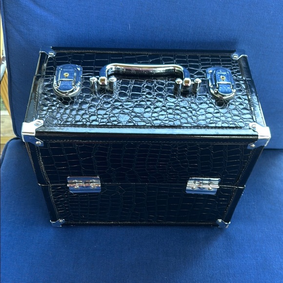 Caboodles Black Crocodile-Patterned Makeup Case - Picture 8 of 10